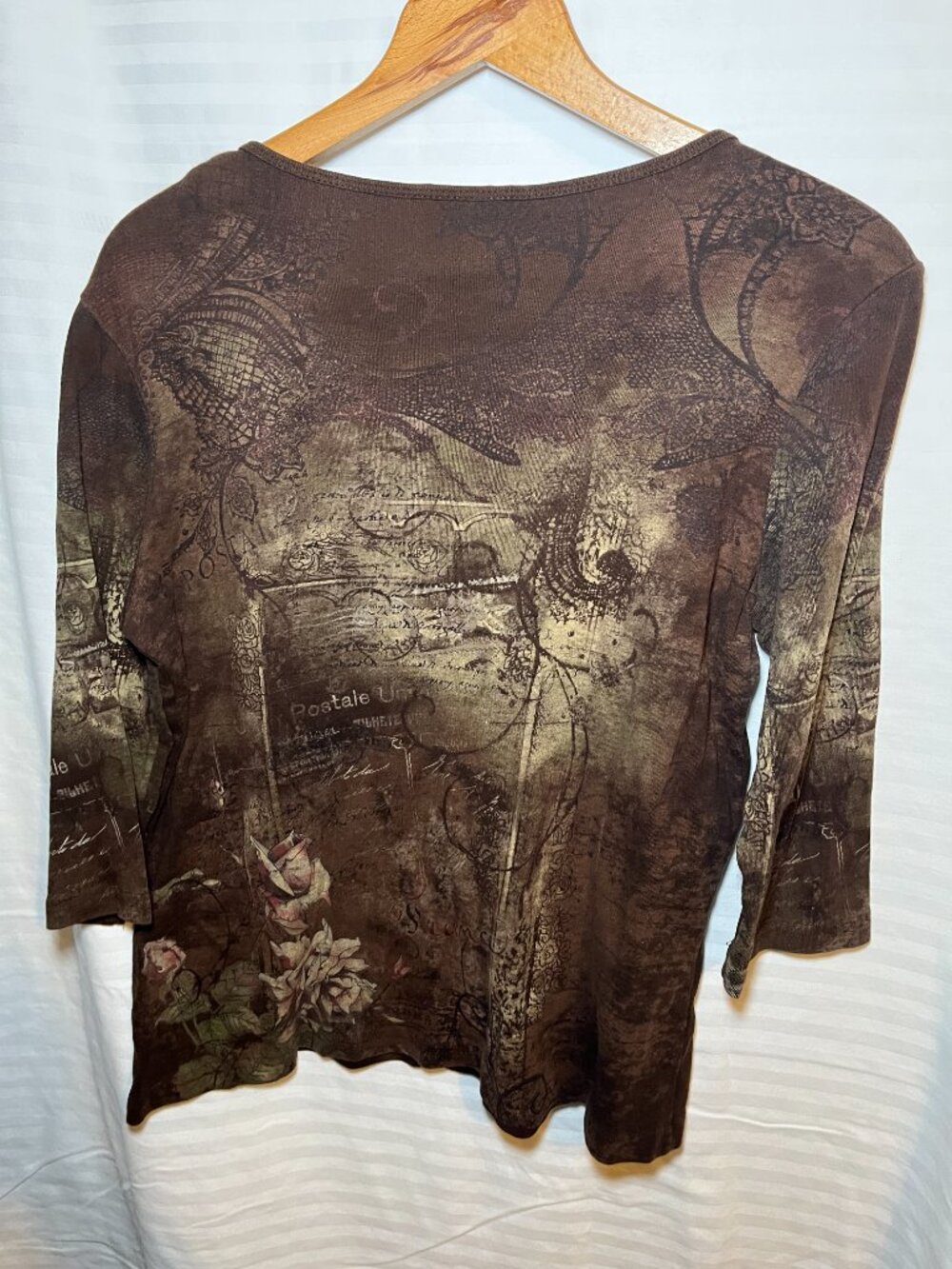 Christopher & Banks Floral Graphic Top Size L - Picture 3 of 3